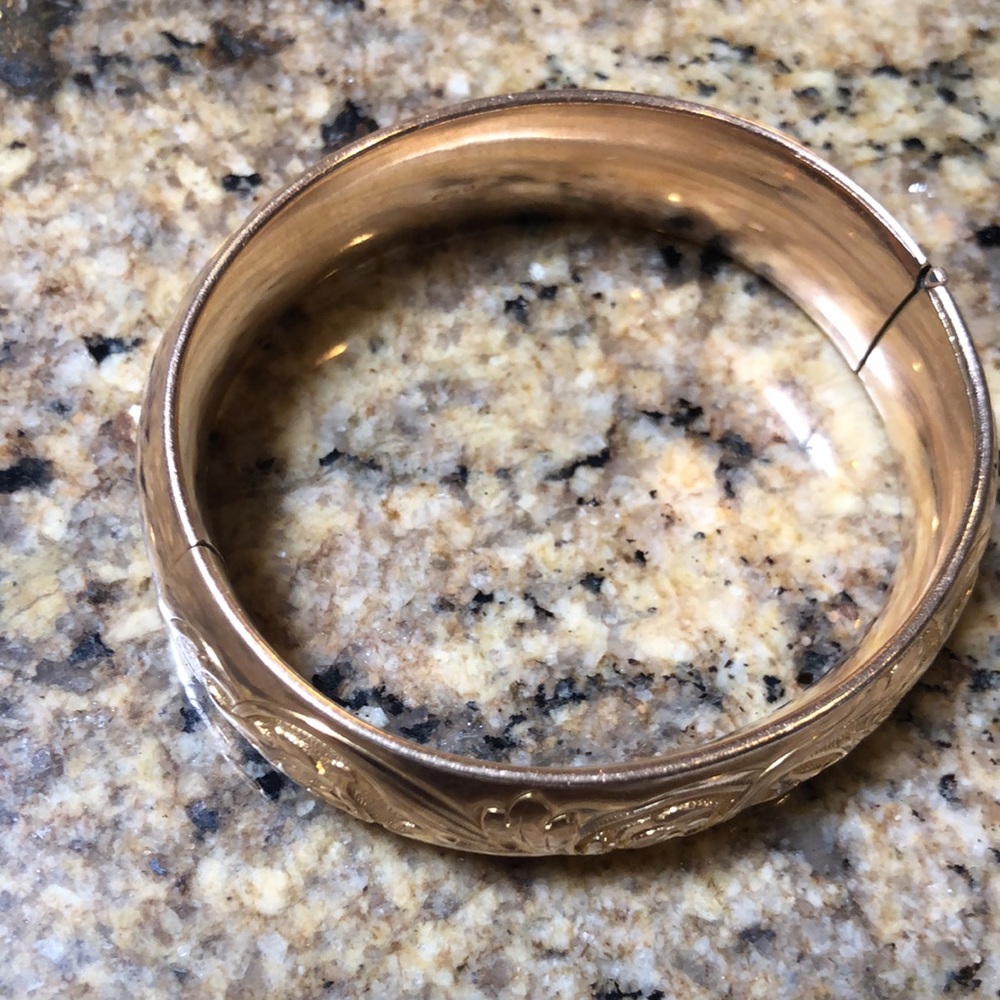 Gold filled bangle bracelet - Picture 8 of 10